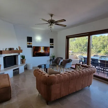 Holiday home Seafront Rural Big House At Solta Croacia Island